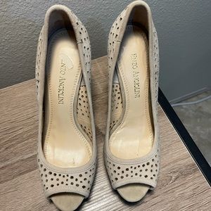 Enzo Angiolini Beige Peep Toe Heels